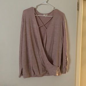 Women’s light pink top